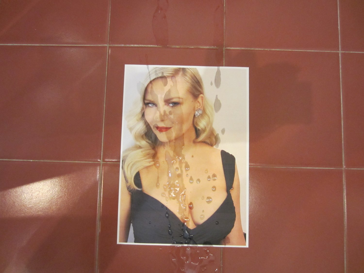 Kirsten Dunst cumtribute #JU2zVsZF