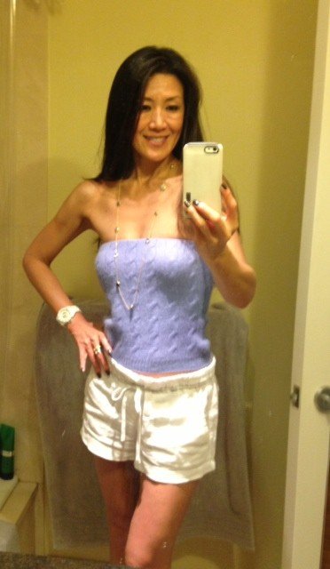 Cougar Asian pt. 1 // Sultry Asian MILF entices w/ her yummy body #bDuJgTG0