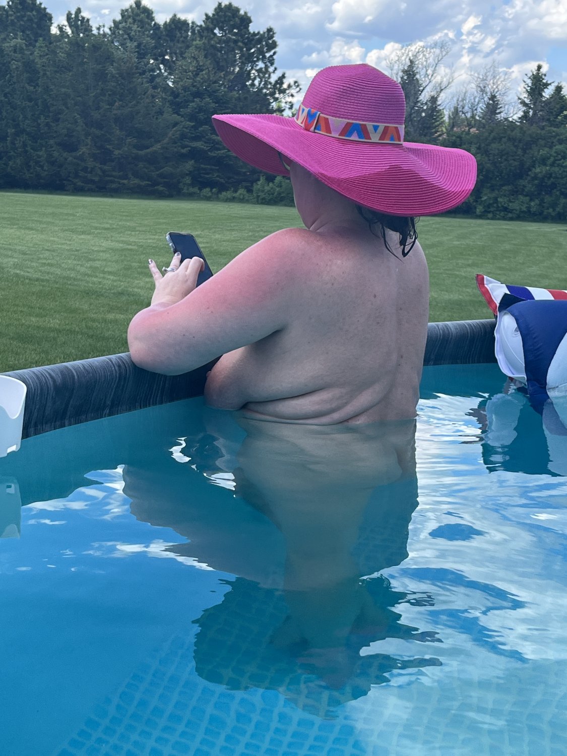 thick mature ginger sunbaking #F81C4WDd