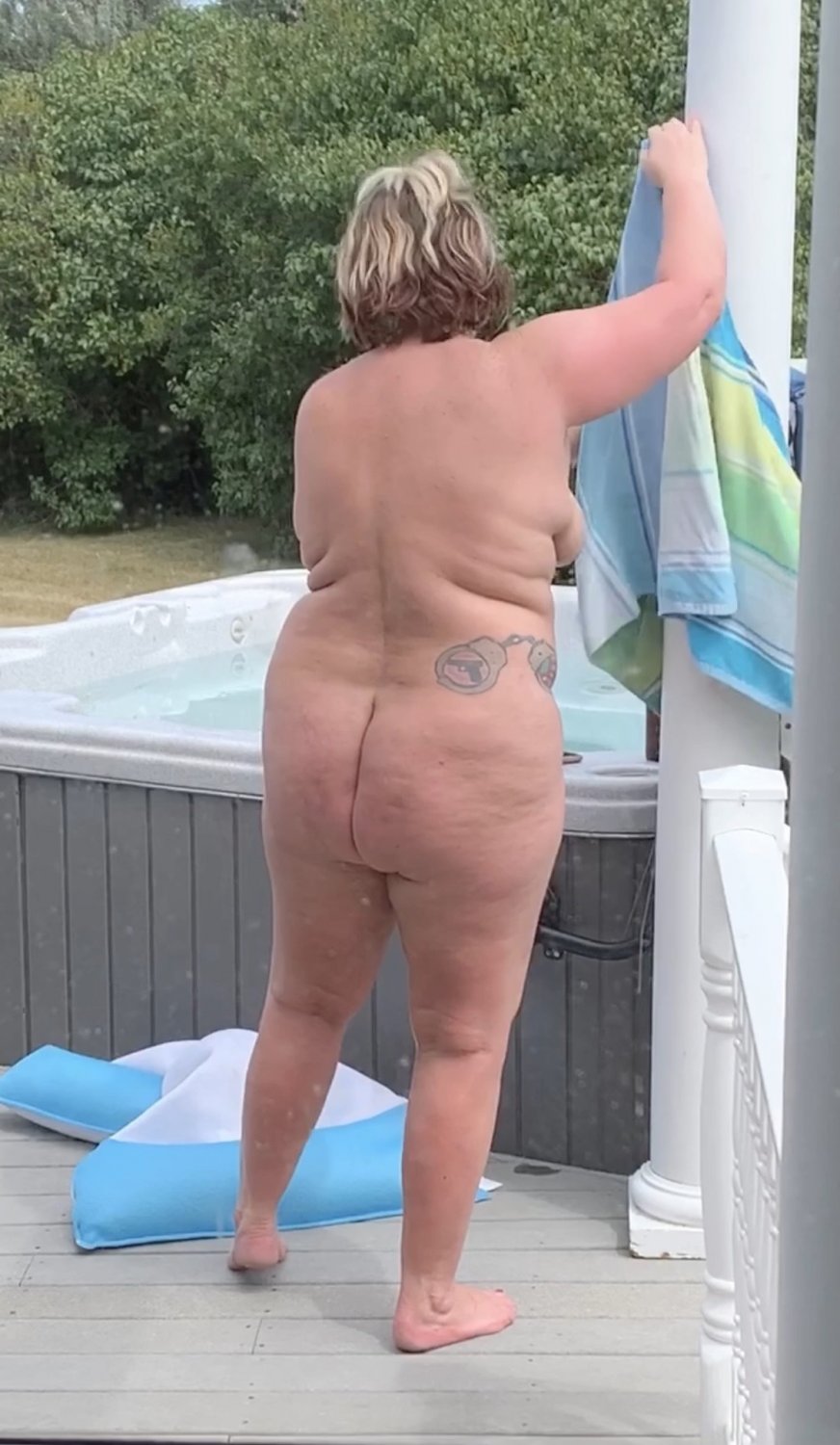 thick mature ginger sunbaking #THvEmsCQ