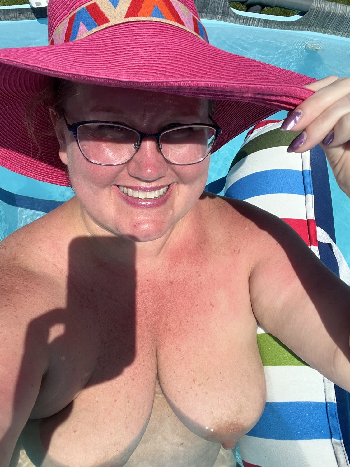 thick mature ginger sunbaking #e64B0rNc