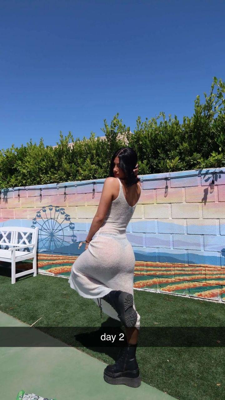 Charli D 10/10 #SRa1bCIh