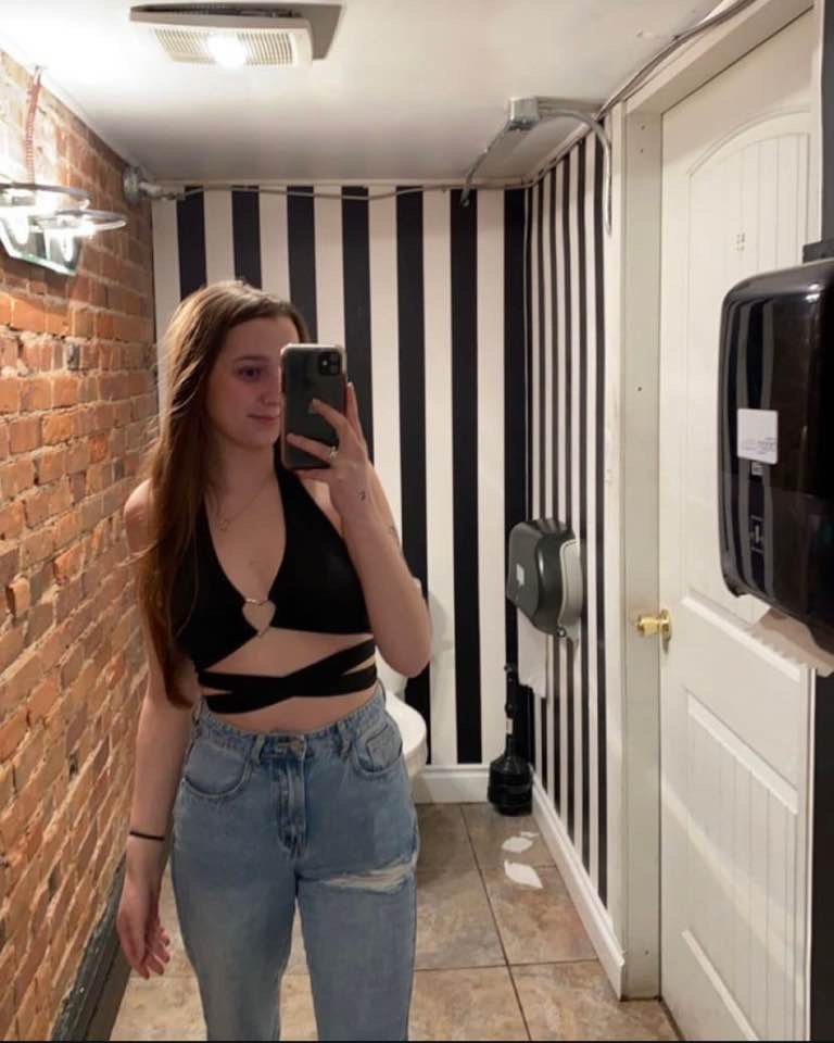 Ceecee 24 is a sexy webslut kik sendgfs22 to add your girl to the page #4H2Jo7rr