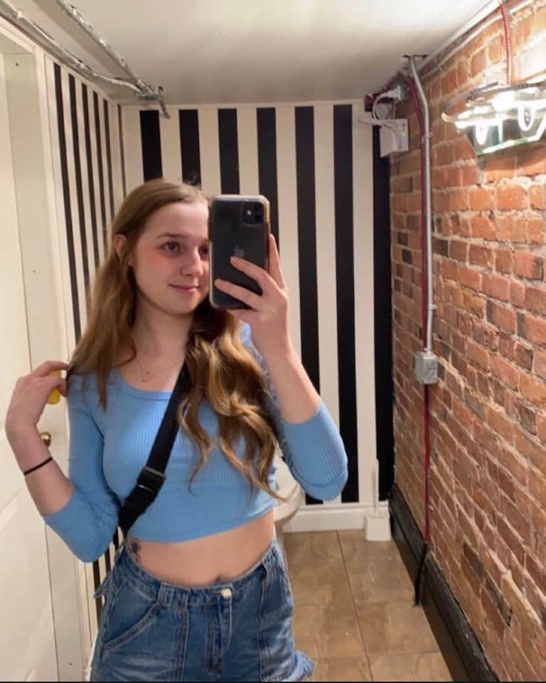 Ceecee 24 is a sexy webslut kik sendgfs22 to add your girl to the page #ZBIbH6qq