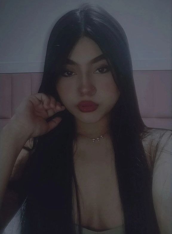 Hermosa pelinegra #FqMGwlrb