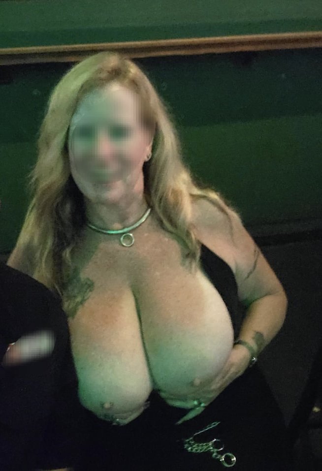 Huge Tit Swinger Wife #Ifl2ZYf0