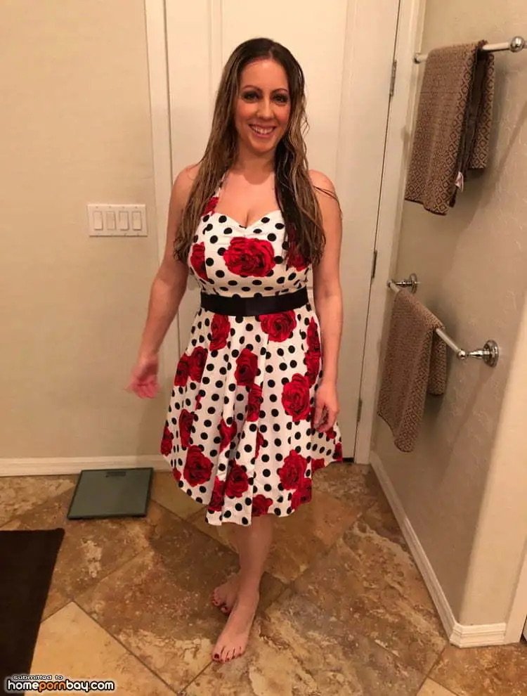 Cassi - Huge Titted Hotwife. (tit) #6VKVNZK6