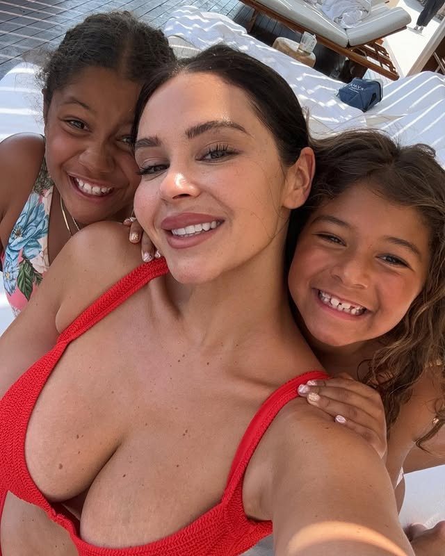 Daniela Rajic peituda puta de jogador #4y98vpsv