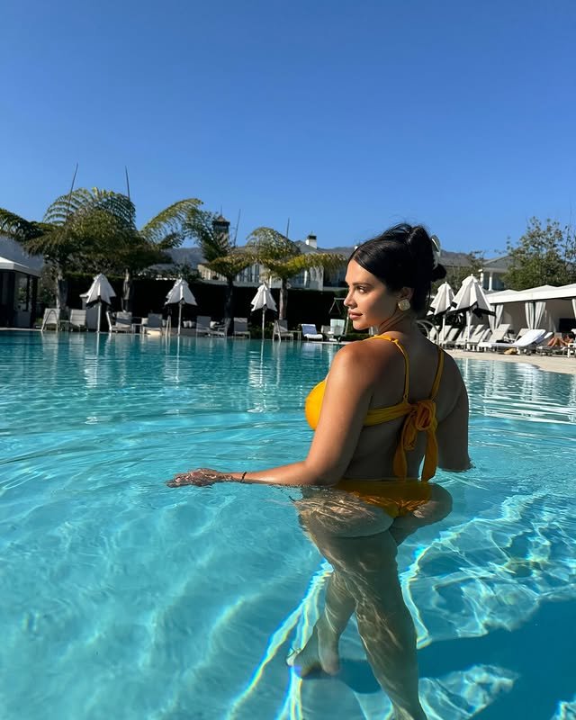 Daniela Rajic peituda puta de jogador #5dWSKEZd