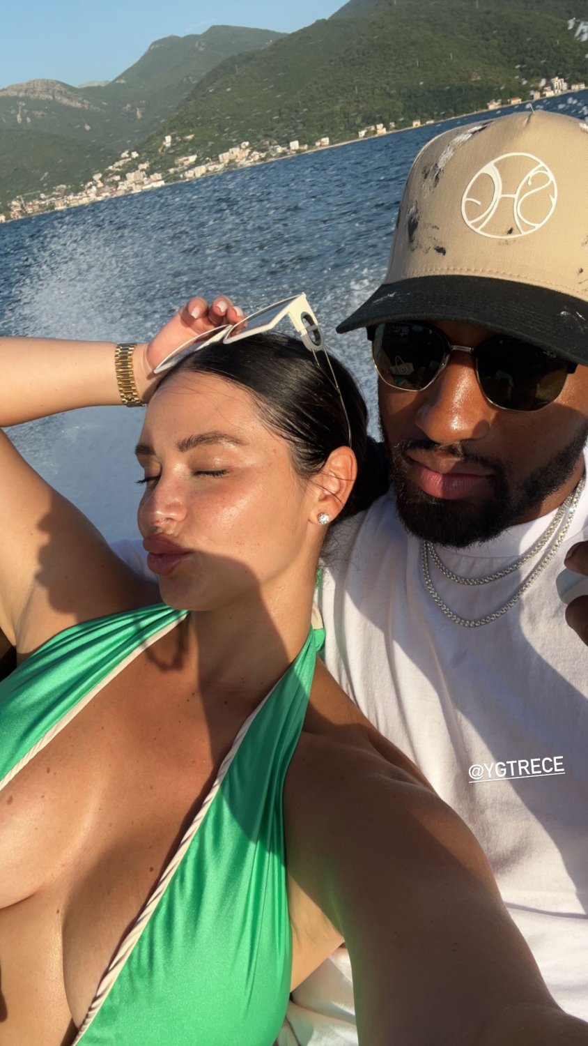 Daniela Rajic peituda puta de jogador #X1m019k6