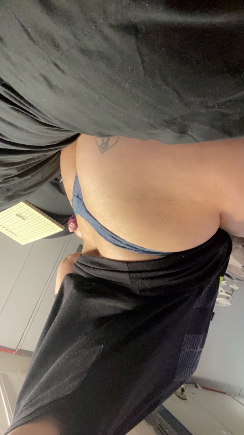 Qos countrygirl hotwife sending her sissy some snaps of me wanting bbc and getting it ! #GjokalDx