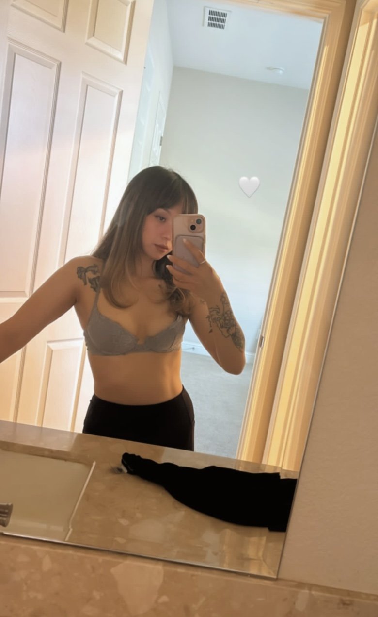 559 Area Fresno Petite Asian Hanna..hmu if you got hers, I got some to trade #nMYnds2o