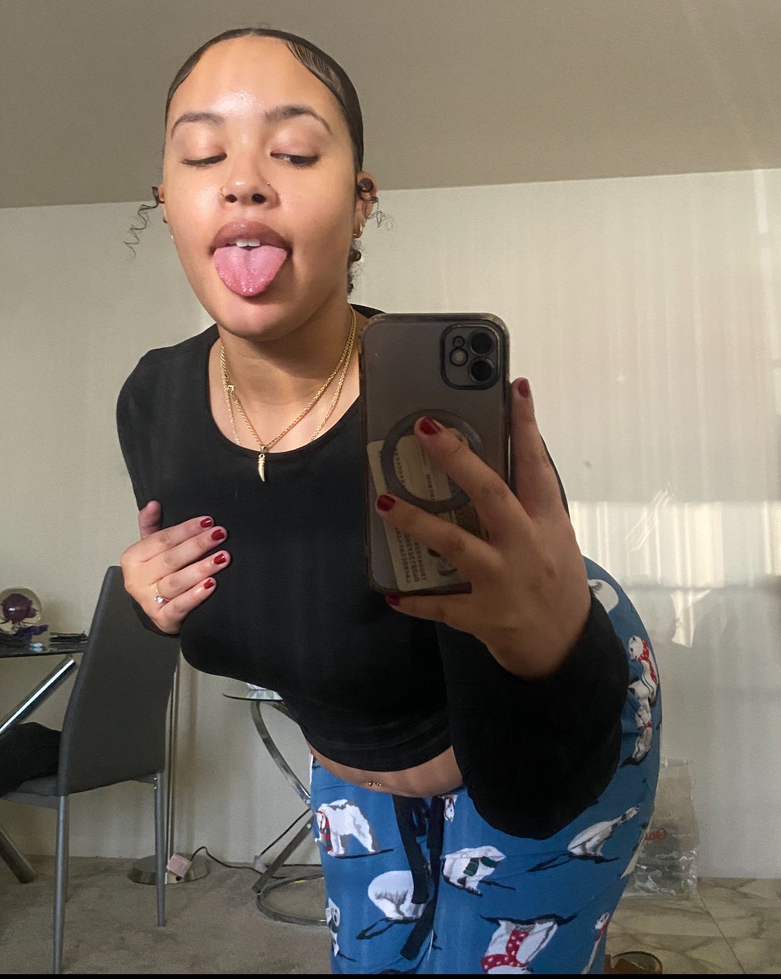 Sexy lightskin gets exposed. HMU to expose your girl #b24M3Zi2